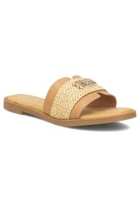 Klapki damskie plażowe beżowe Filippo DK7899. Okazja: na plażę. Kolor: beżowy. Materiał: skóra ekologiczna. Styl: elegancki, casual #1