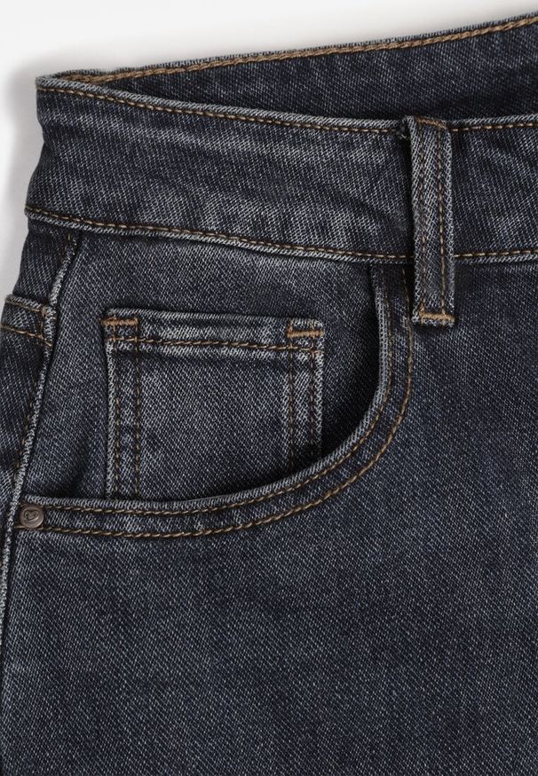 Renee - Granatowe Jeansy Mom Fit High Waist z Wiskozą Erralia. Okazja: na co dzień, na spacer. Stan: podwyższony. Kolor: niebieski. Styl: casual