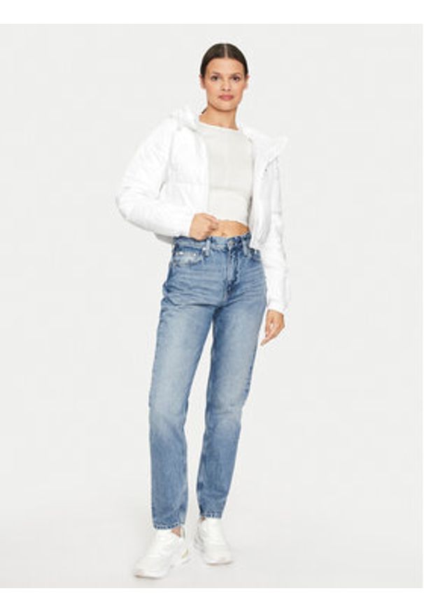 Tommy Jeans Kurtka zimowa DW0DW18313 Biały Cropped Fit. Kolor: biały. Materiał: syntetyk. Sezon: zima