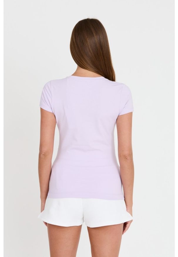 Guess - GUESS Lawendowy t-shirt 4G LOGO TEE. Kolor: fioletowy