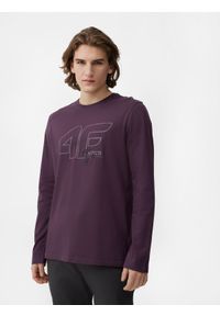 4f - Longsleeve regular z nadrukiem męski. Kolor: czerwony. Materiał: bawełna, elastan. Długość rękawa: długi rękaw. Wzór: nadruk #1