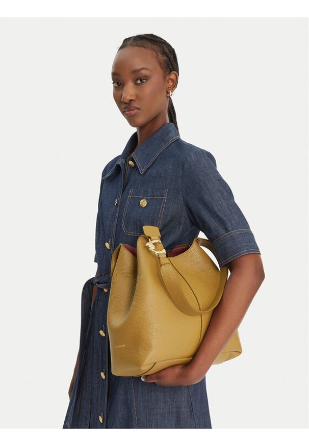 Coccinelle Torebka SHA Coccinelle C-Easy E1 SHA 11 02 01 Zielony. Kolor: zielony. Materiał: skórzane