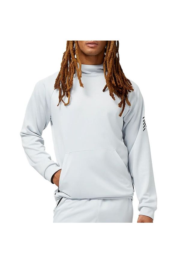 Bluza New Balance MT31126LAN - biała. Typ kołnierza: kaptur. Kolor: biały. Materiał: materiał, prążkowany, poliester. Styl: sportowy. Sport: fitness