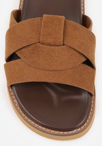 Renee - Brązowe Klapki VICES z Geometryczną Cholewką Lorazeiros. Okazja: na co dzień. Kolor: brązowy. Materiał: jeans. Wzór: geometria. Sezon: lato. Obcas: na płaskiej podeszwie. Styl: casual #8