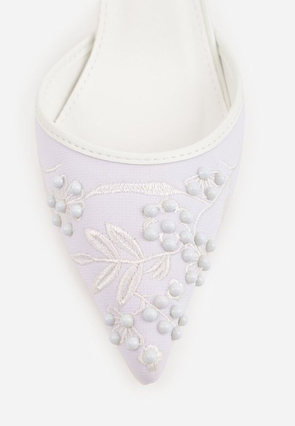 Born2be - Białe Sandały na Szpilce Ozdobione Koralikami i Haftem Iphorise. Okazja: na co dzień. Kolor: biały. Wzór: aplikacja, haft. Obcas: na szpilce. Styl: casual, elegancki, klasyczny, wizytowy