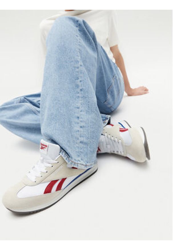 Reebok Sneakersy FIORI AR30309M Biały. Kolor: biały. Materiał: zamsz, skóra