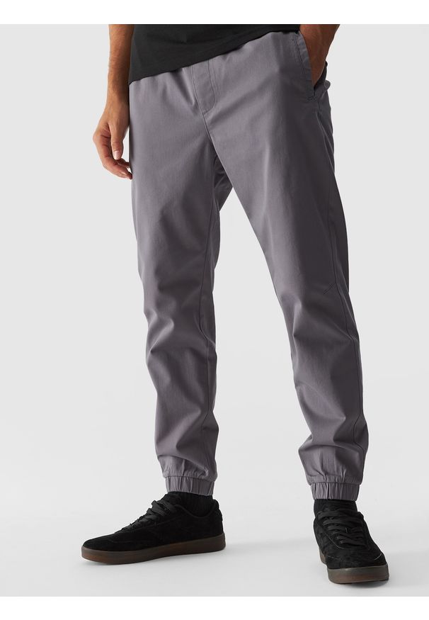 4f - 4F Spodnie casual joggery męskie - szare S. Okazja: na co dzień. Kolor: szary. Materiał: tkanina, bawełna, materiał, elastan. Wzór: jednolity. Styl: casual