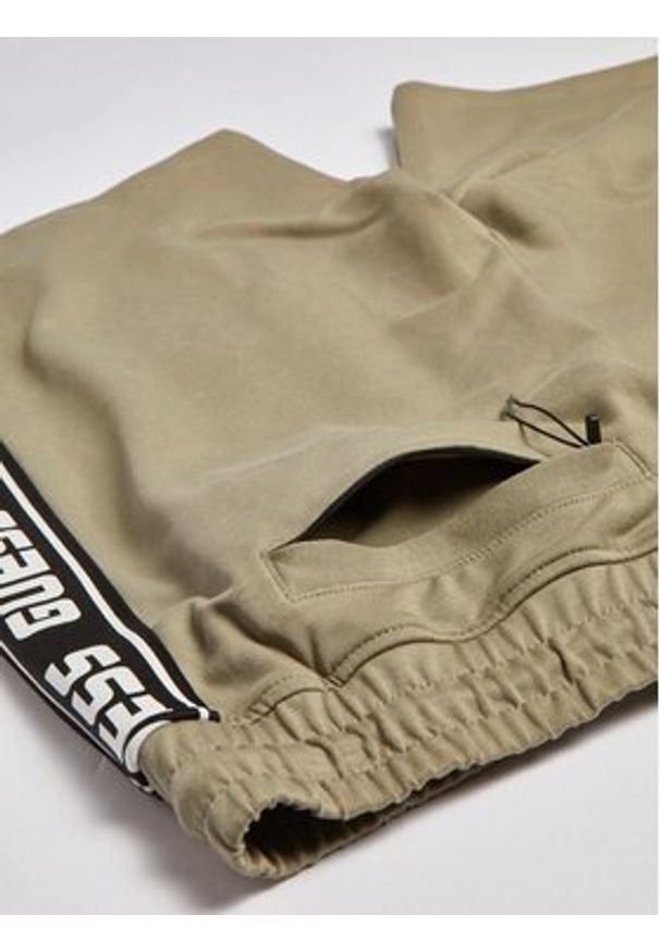 Guess Szorty sportowe Arlo Z2YD02 K6ZS1 Zielony Loose Fit. Kolor: zielony. Materiał: bawełna. Styl: sportowy