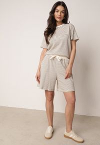 Born2be - Kremowo-Czarny Klasyczny T-shirt z Bawełny o Prostym Kroju Phemeni. Okazja: na co dzień. Kolor: czarny. Materiał: bawełna. Styl: klasyczny #7