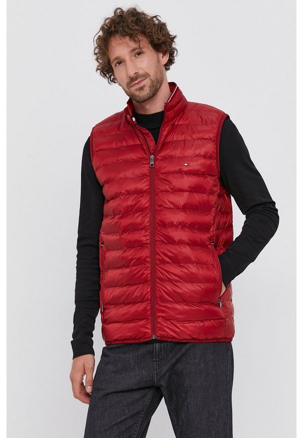 TOMMY HILFIGER - Tommy Hilfiger - Bezrękawnik. Okazja: na co dzień. Kolor: czerwony. Materiał: materiał. Długość rękawa: bez rękawów. Styl: casual