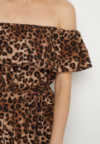 Born2be - Brązowa Sukienka Hiszpanka w Panterkę o Rozkloszowanym Kroju z Gumką w Talii Giterta. Okazja: na co dzień. Typ kołnierza: dekolt hiszpanka. Kolor: brązowy. Wzór: motyw zwierzęcy. Typ sukienki: rozkloszowane. Styl: casual, elegancki #5