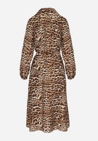 Born2be - Brązowa Sukienka z Wiskozą o Koszulowym Kroju z Wiązanym Paskiem w Panterkę Raivenne. Typ kołnierza: dekolt w kształcie V. Kolor: brązowy. Materiał: wiskoza. Wzór: motyw zwierzęcy. Typ sukienki: koszulowe. Styl: elegancki #2