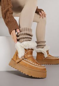 Renee - Jasnobrązowe Śniegowce na Platformie z Futerkiem i Haftowanym Wzorem Celatusa. Okazja: na co dzień. Kolor: brązowy. Materiał: futro. Wzór: haft. Sezon: zima. Obcas: na platformie. Styl: casual #5