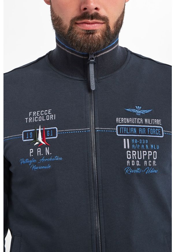 Aeronautica Militare - Bluza AERONAUTICA MILITARE. Typ kołnierza: kołnierzyk stójkowy. Wzór: haft