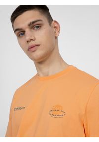 4f - T-shirt regular z bawełny organicznej męski. Kolor: pomarańczowy. Materiał: bawełna