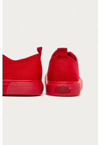 Cross Jeans Tenisówki damskie kolor czerwony. Nosek buta: okrągły. Zapięcie: sznurówki. Kolor: czerwony. Materiał: guma #3
