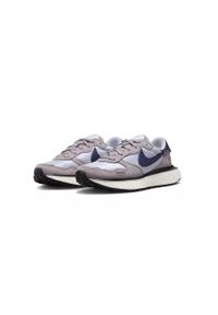Buty do chodzenia damskie Nike Phoenix Waffle. Kolor: fioletowy. Materiał: materiał, syntetyk. Szerokość cholewki: normalna. Sport: turystyka piesza