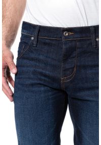 Mustang - SPODENKI MĘSKIE MUSTANG 5 POCKET SHORT SUPER DARK 1007104 5000 942. Materiał: jeans