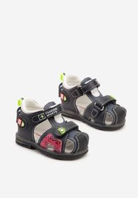Born2be - Granatowe Skórzane Sandały z Lampkami Led i Aplikacjami Rosanovira. Okazja: na co dzień. Zapięcie: rzepy. Kolor: niebieski. Materiał: skóra. Wzór: aplikacja. Styl: casual