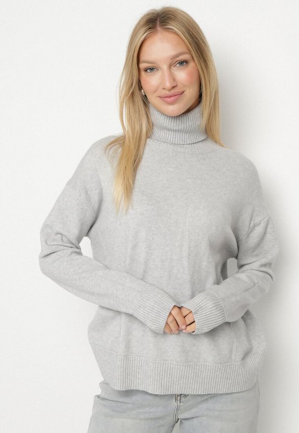 Born2be - Szary Golf z Domieszką Kaszmiru Ozdobiony Przeszyciami Avonella. Okazja: na co dzień. Typ kołnierza: golf. Kolor: szary. Materiał: kaszmir. Wzór: aplikacja. Styl: casual, klasyczny