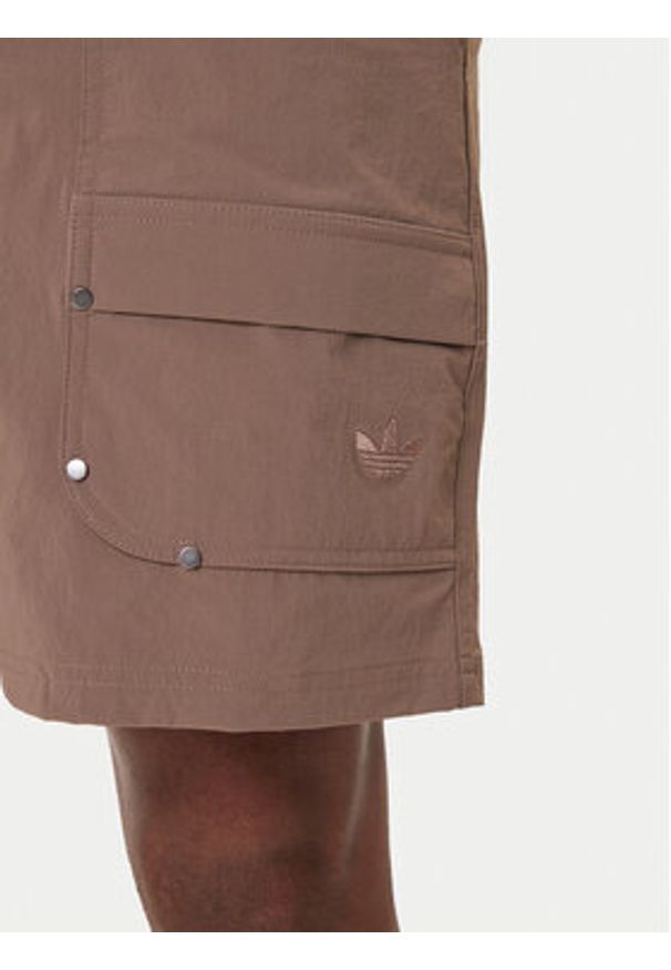 Adidas - adidas Szorty materiałowe Premium Essentials Utility Cargo JW1081 Brązowy Loose Fit. Kolor: brązowy. Materiał: syntetyk