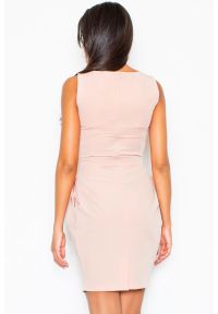 Sukienki.shop - Elegancka sukienka tulipan z efektownymi zakładkami różowa. Kolor: różowy. Typ sukienki: tulipan. Styl: elegancki #2