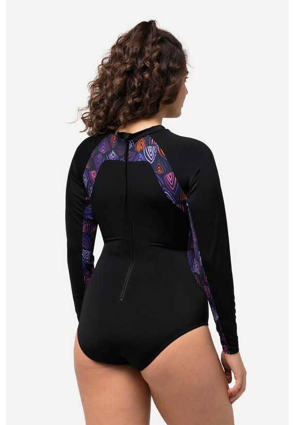 ULLA POPKEN - Damski Kostium kąpielowy UPF 50+ bez miękkich miseczek długi rękaw stójka. Kolekcja: plus size. Kolor: czarny. Materiał: poliamid, poliester, materiał, elastan. Długość: długie