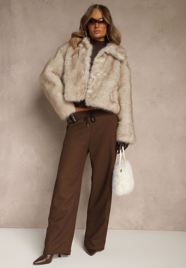 Renee - Beżowa Kurtka Futerko o Fasonie Cropped z Kołnierzem Abentia. Okazja: na co dzień. Kolor: beżowy. Materiał: futro. Sezon: zima. Styl: casual