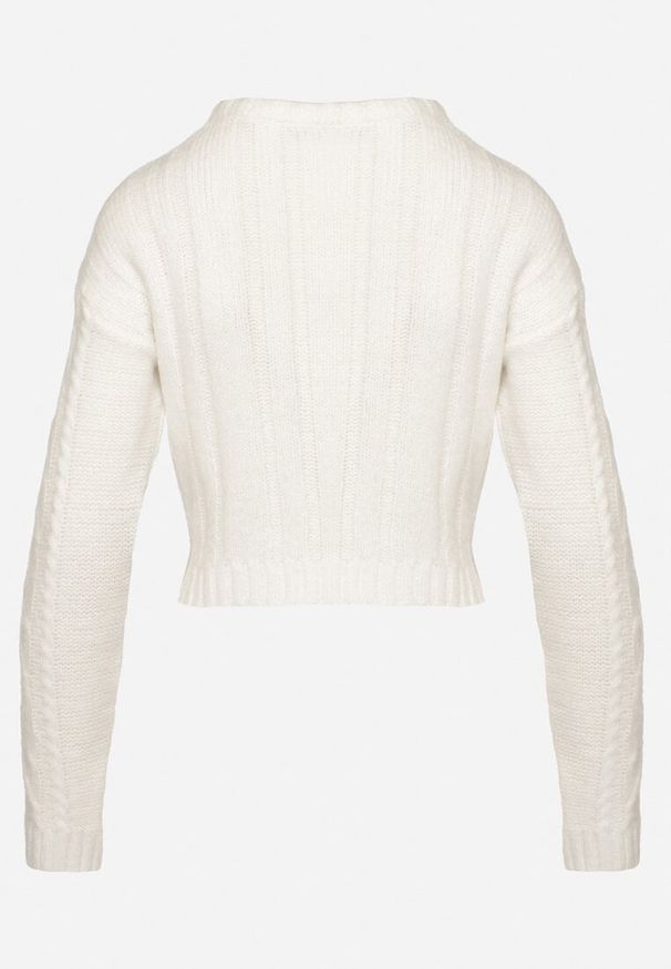 Born2be - Jasnobeżowy Krótki Sweter Zdobiony Warkoczowym Splotem Sellita. Okazja: na co dzień. Kolor: beżowy. Materiał: jeans. Długość: krótkie. Wzór: aplikacja, ze splotem. Styl: klasyczny, elegancki, casual
