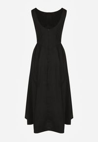 Renee - Czarna Rozkloszowana Sukienka Koktajlowa z Bawełny z Dekoltem Łódką i Kieszeniami Fanilra. Okazja: na studniówkę, na ślub cywilny, na wesele. Typ kołnierza: dekolt w łódkę. Kolor: czarny. Materiał: bawełna. Styl: wizytowy #3