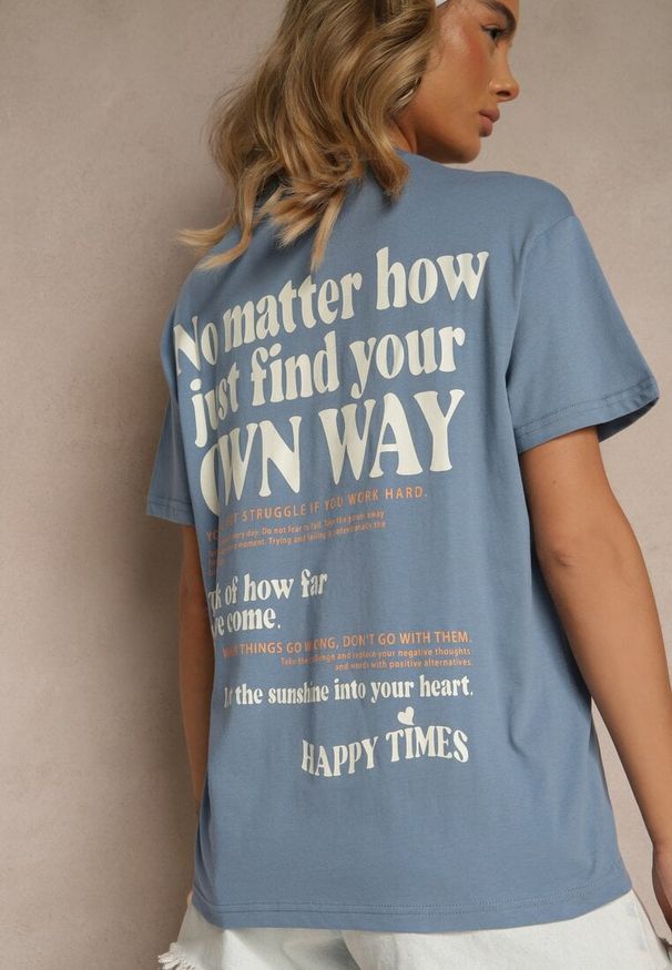 Renee - Niebieski T-shirt z Bawełny o Kroju Oversize Fillinea. Okazja: na co dzień. Kolor: niebieski. Materiał: bawełna. Wzór: napisy, aplikacja. Styl: klasyczny, casual
