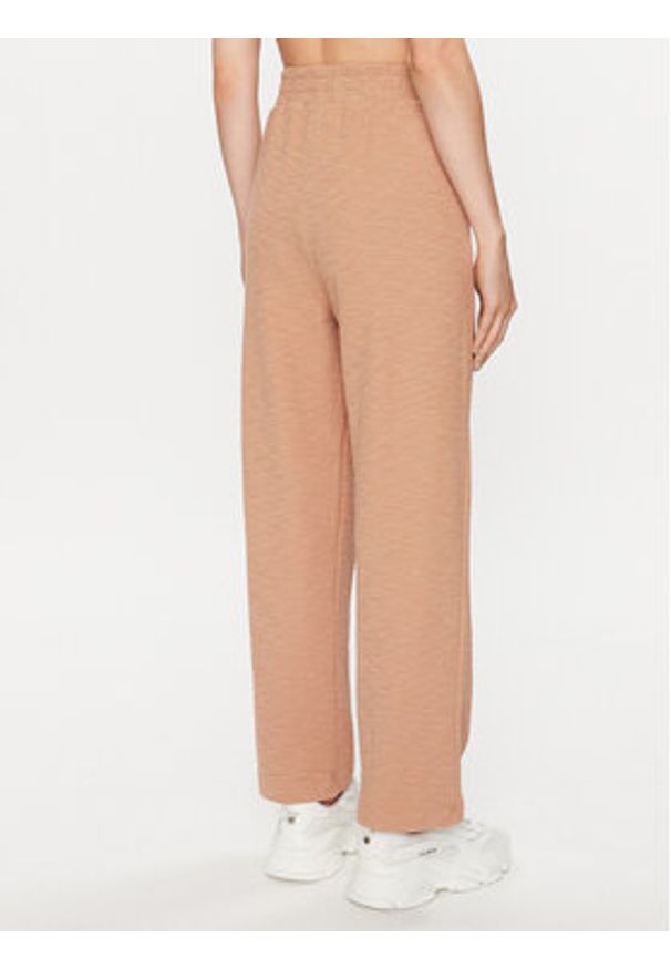 DKNY Sport Spodnie dresowe DP3P3286 Brązowy Regular Fit. Kolor: brązowy. Materiał: bawełna, syntetyk