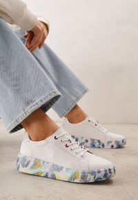 Born2be - Białe Sneakersy ze Skóry Naturalnej z Perforacją i Motywem Piór Riosinda. Okazja: na co dzień, do pracy. Kolor: biały. Materiał: skóra #9