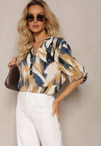 Renee - Beżowo-Żółta Bluzka z Guzikami Przy Dekolcie i Abstrakcyjnym Wzorem Ysabell. Okazja: na co dzień. Kolekcja: plus size. Kolor: beżowy. Styl: casual #1