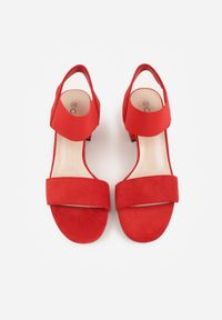 Born2be - Czerwone Sandały z Imitacji Zamszu na Słupku Ianolis. Okazja: na co dzień. Kolor: czerwony. Materiał: zamsz. Obcas: na słupku. Styl: casual, elegancki, klasyczny. Wysokość obcasa: średni #8