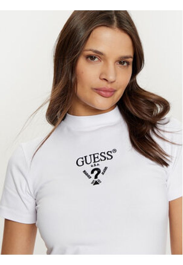Guess Sukienka codzienna V4YK02 KCDH1 Biały Slim Fit. Okazja: na co dzień. Kolor: biały. Materiał: bawełna. Typ sukienki: proste. Styl: casual