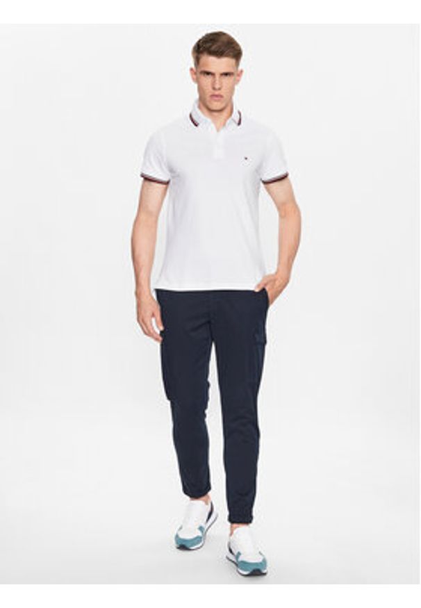 TOMMY HILFIGER - Tommy Hilfiger Polo 1985 MW0MW30750 Biały Slim Fit. Typ kołnierza: polo. Kolor: biały. Materiał: bawełna