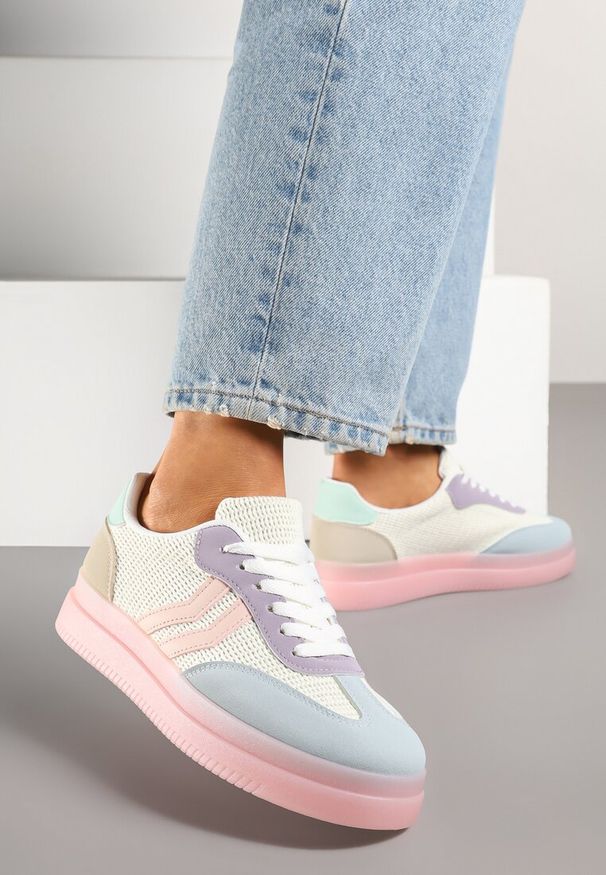 Renee - Różowo-Niebieskie Sneakersy Tenisówki Ozdobione Paskami Falovinia. Okazja: na co dzień. Zapięcie: pasek. Kolor: różowy. Materiał: jeans. Wzór: aplikacja