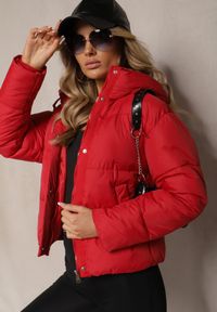 Renee - Czerwona Kurtka Pikowana Puffer z Kapturem Mivvia. Typ kołnierza: kaptur. Kolor: czerwony. Sezon: zima #4
