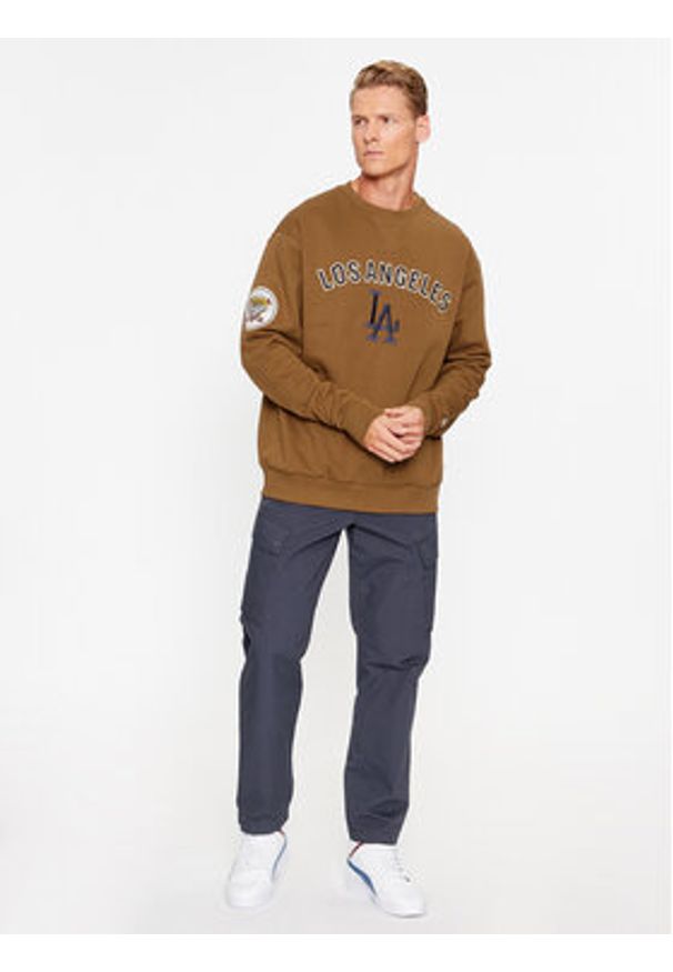 New Era Bluza Large Logo 60416329 Brązowy Regular Fit. Kolor: brązowy. Materiał: bawełna