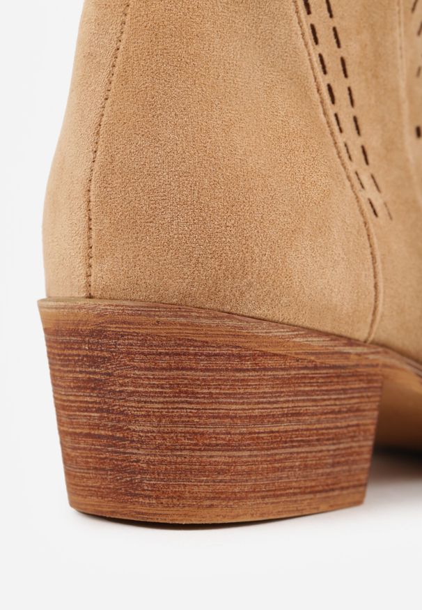 Born2be - Ciemnobeżowe Ażurowe Botki Vices na Obcasie w Stylu Kowbojek Selrith. Okazja: na spacer. Nosek buta: szpiczasty. Kolor: beżowy. Materiał: jeans. Wzór: ażurowy. Obcas: na obcasie. Wysokość obcasa: średni