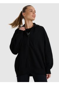 4f - 4F Bluza dresowa nierozpinana bez kaptura damska - czarna S. Okazja: na co dzień. Typ kołnierza: bez kaptura. Kolor: czarny. Materiał: dresówka. Styl: casual, sportowy #1