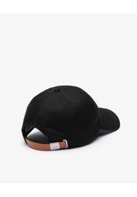 Lacoste - LACOSTE - Czarna czapka z dużym logo. Kolor: czarny. Materiał: bawełna. Wzór: haft, aplikacja. Styl: sportowy #4