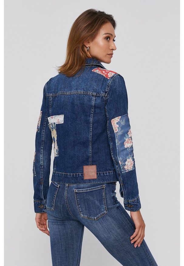 Desigual - Kurtka jeansowa. Okazja: na co dzień. Kolor: niebieski. Materiał: jeans. Styl: casual