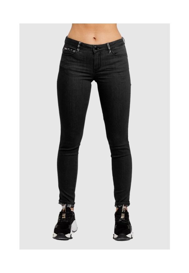 Guess - GUESS Czarne jeansy damskie Cosy phyton. Kolor: czarny. Wzór: aplikacja