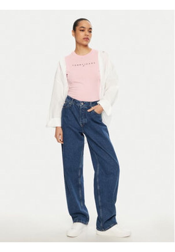 Tommy Jeans T-Shirt Linear DW0DW18398 Różowy Slim Fit. Kolor: różowy. Materiał: bawełna