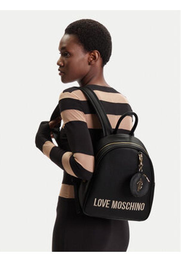 Love Moschino - LOVE MOSCHINO Plecak JC4108PP1NLT1000 Czarny. Kolor: czarny. Materiał: skóra