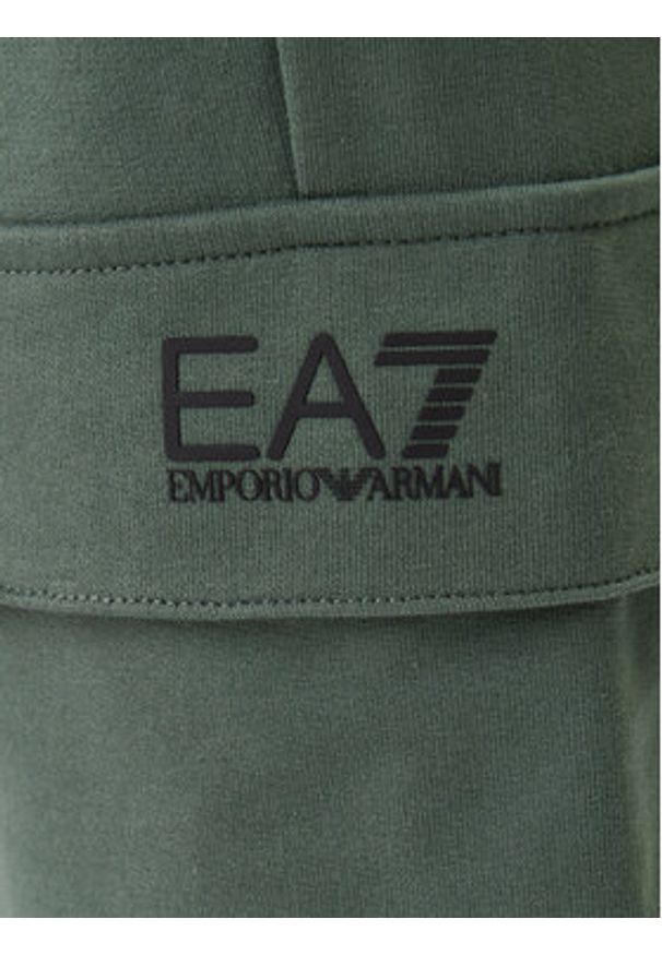 EA7 Emporio Armani Spodnie dresowe 8NPP67 PJVRZ U7260 Zielony Regular Fit. Kolor: zielony. Materiał: bawełna