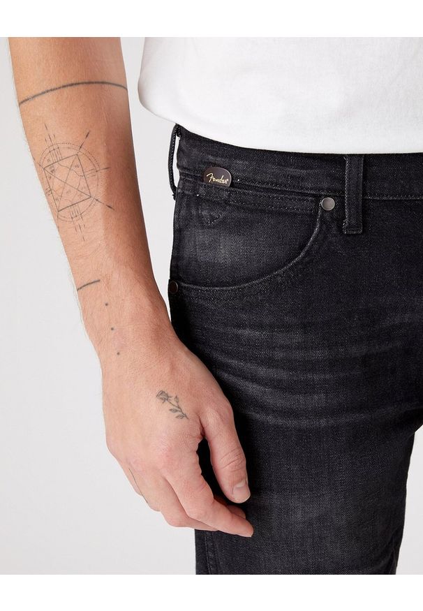 Wrangler - WRANGLER LARSTON MĘSKIE SPODNIE JEANSOWE LEGENDS W18S8966R 112145862