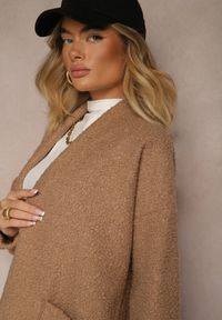 Renee - Jasnobrązowy Płaszcz Boucle Niezapinany Cango. Okazja: na co dzień. Kolor: beżowy. Materiał: jeans, tkanina. Długość rękawa: długi rękaw. Długość: długie. Styl: casual, elegancki